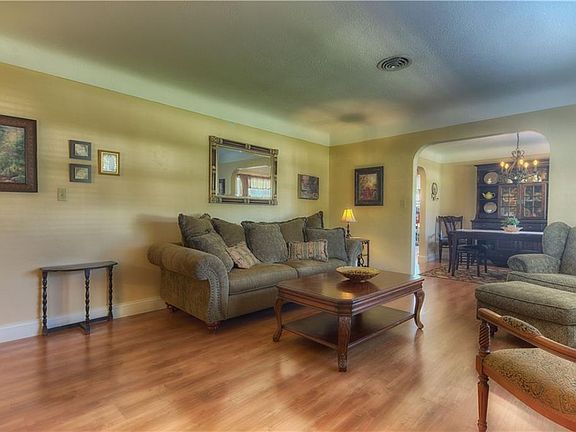 4th image of 4221 7th St N