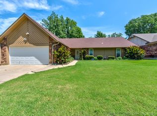 1512 W Oakridge Ct, Broken Arrow, OK 74012