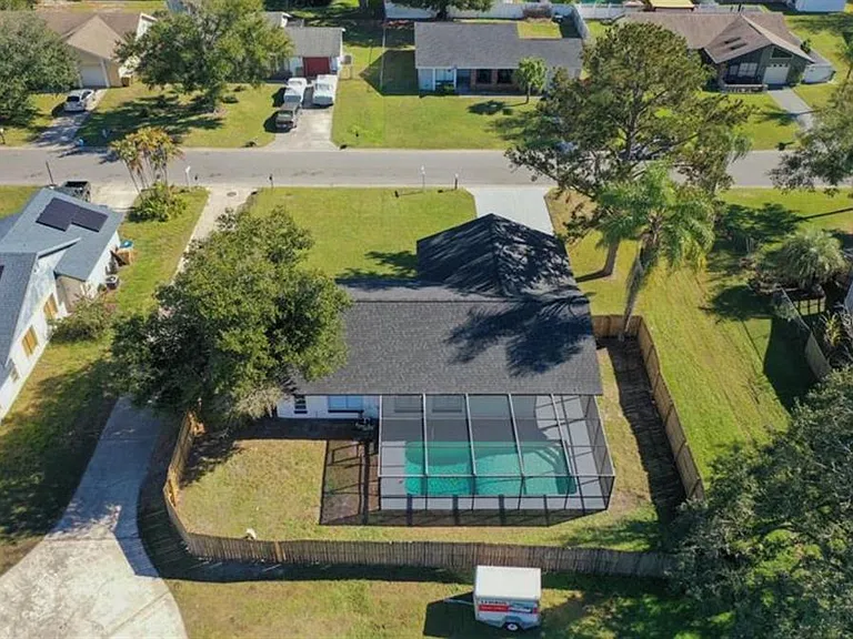 822 E Flag Ln — Photo 17