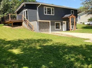 506 Hillcrest Dr, Decorah, IA 52101