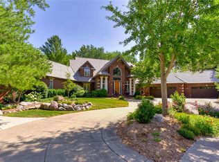 2041 NW 130th Ct, Clive, IA 50325