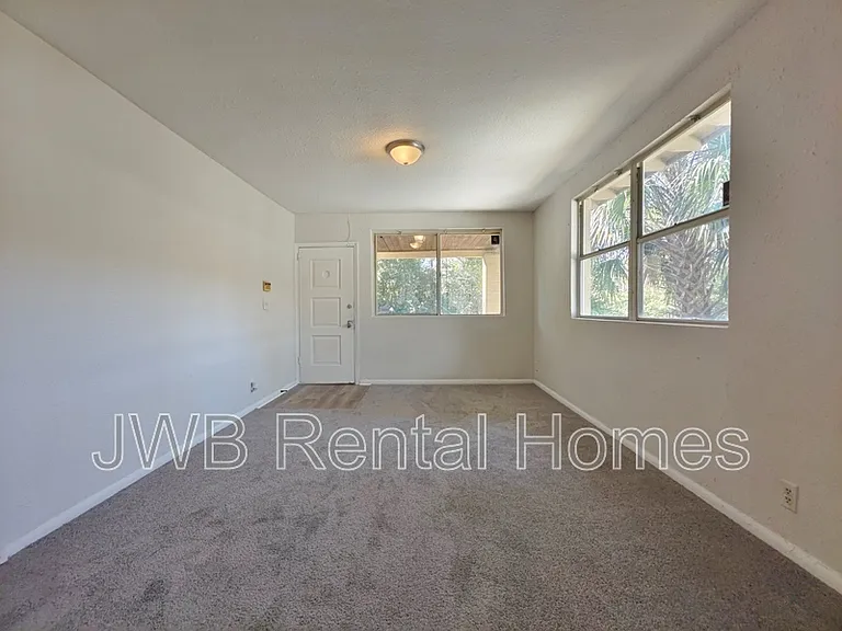 1593 W 21st St — Photo 7