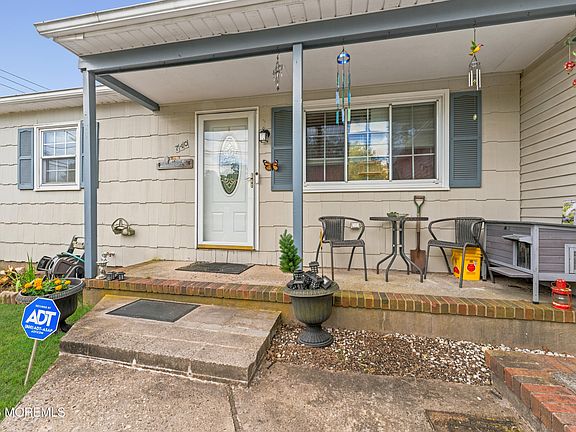 4th image of 740 10th Avenue