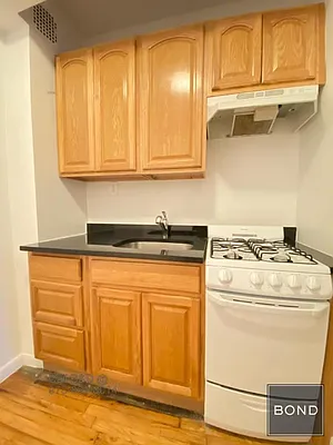 Rented by Bond New York | media 8