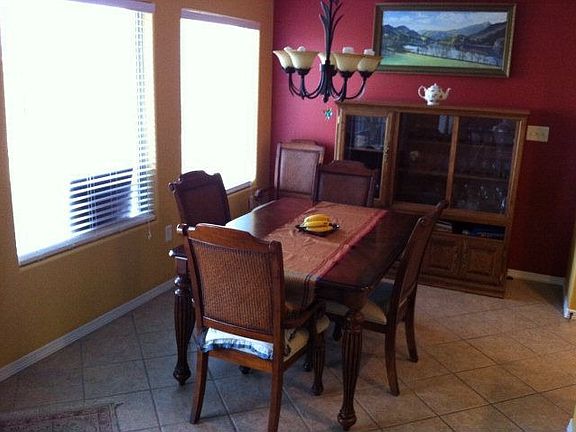 breakfast room