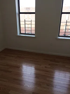Rented by PMG Real Estate  | media 13