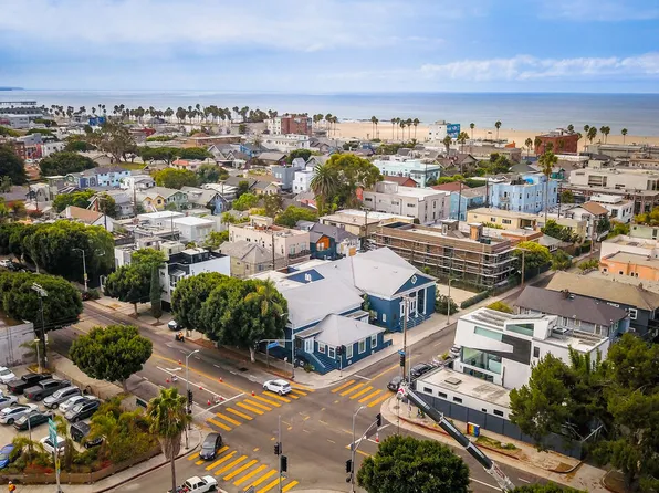 132 Brooks Ave, Venice, CA 90291