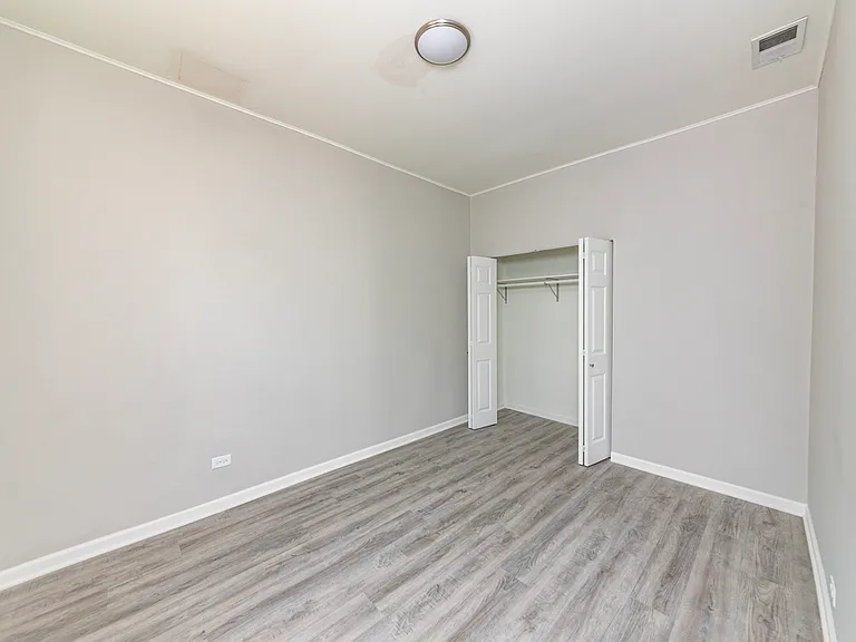 1022 W Fry St #1F — Photo 7