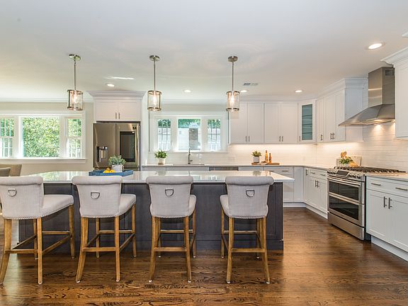 10' quartz center island