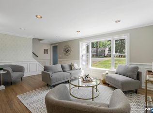 20 W Saddle River Rd, Waldwick, NJ 07463