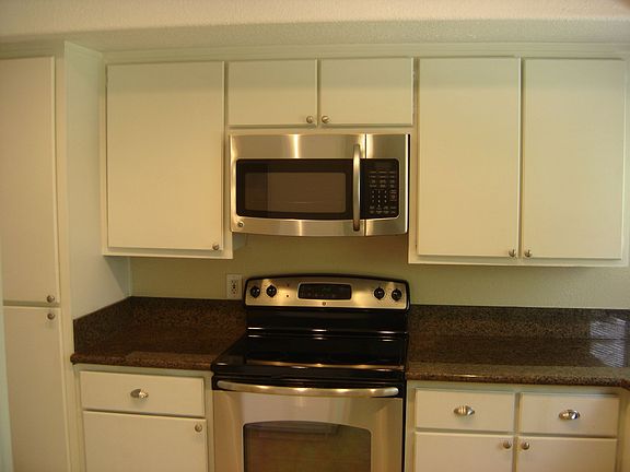 4th image of 197 Kingswood Ave