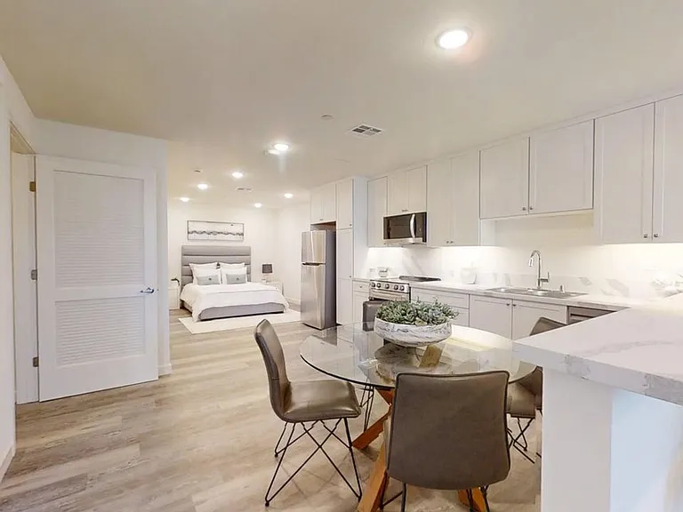 78 West Apartments — Photo 11