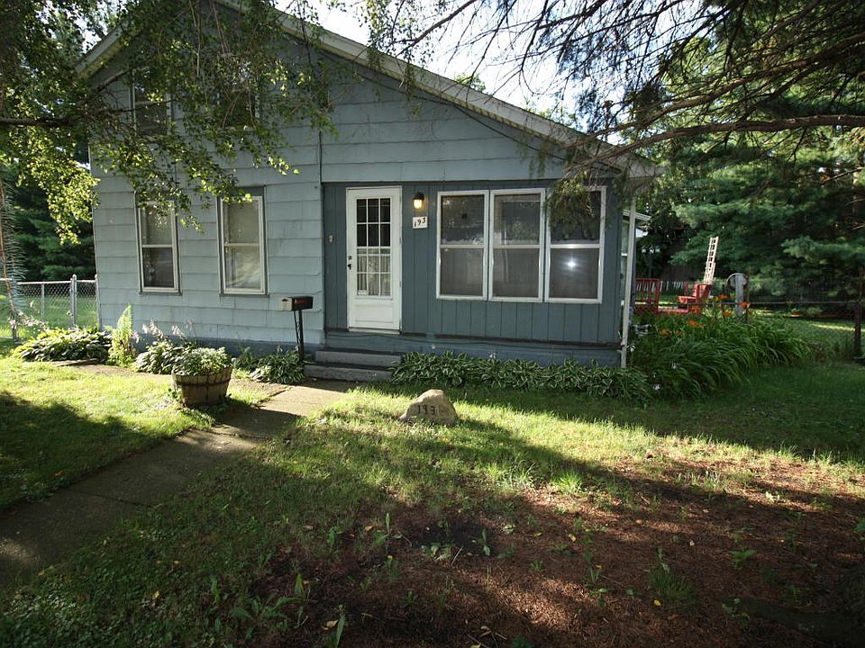 1st image of 193 Van Buren St E