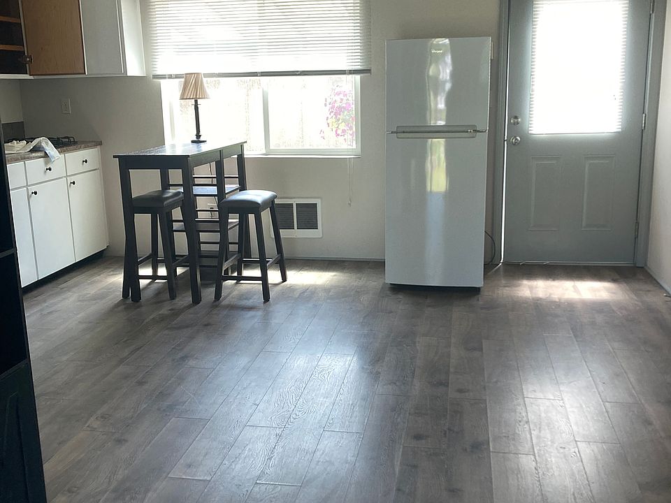 Full size of room