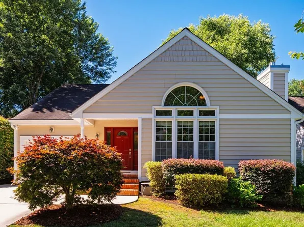 13 Boxwood Dr, Durham, NC 27713