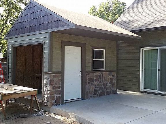 Small shop/shed