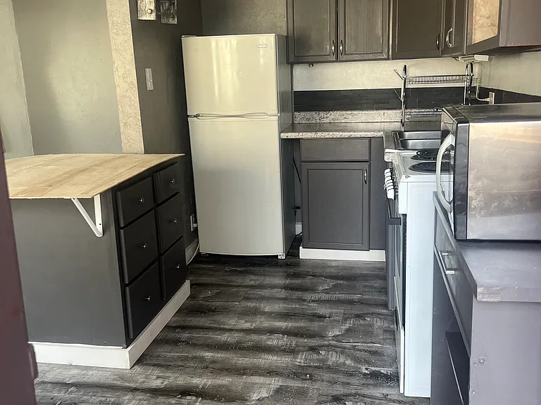 855 White Ave — Photo 9