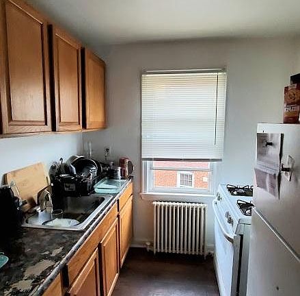 5th image of 814 Greenwood Cir #3