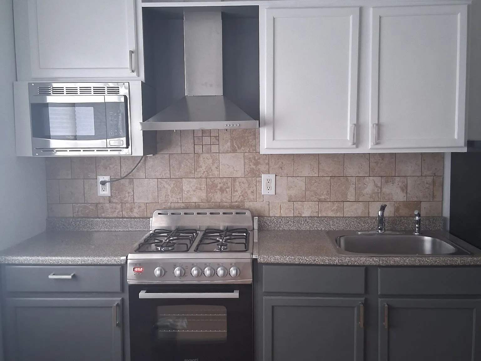 Studio, 450 sqft, $1,750 — Photo 1