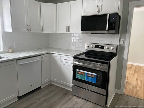 3rd image of 130 Audrey Rd