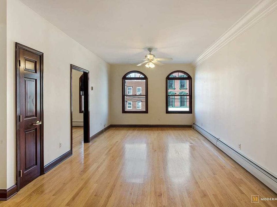 1st image of 4707 Vernon Blvd APT 2F