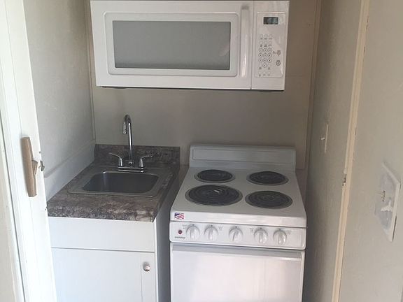 5th image of 214 Cedarwood Ct