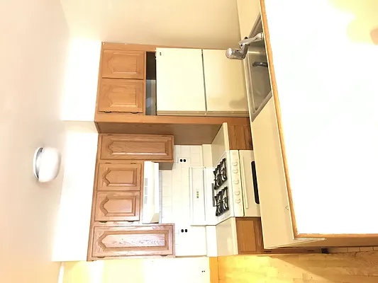 Rented by H L Dynasty Real Estate Corp | media 7