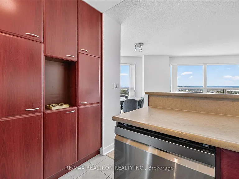 36 Lee Centre Dr #3111 — Photo 18