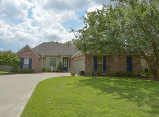113 Windermere Cir, Youngsville, LA 70592