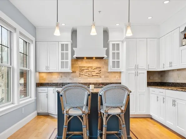 591 E 3rd St Unit 1, South Boston, MA 02127