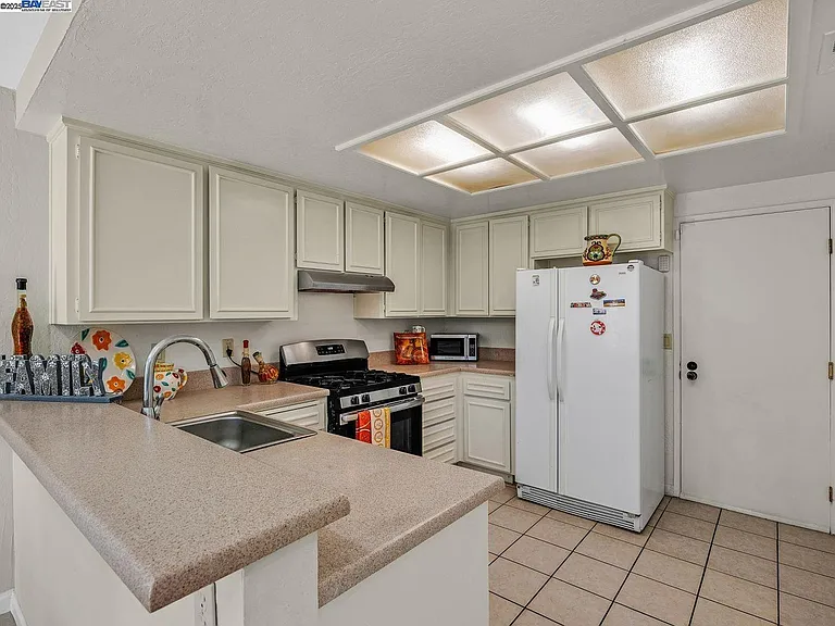 39657 Fremont Blvd — Photo 16