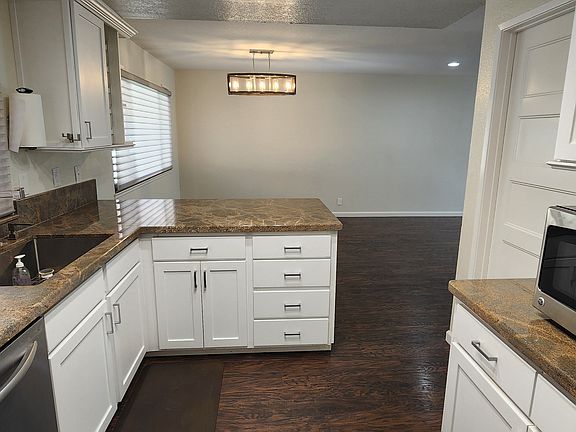 2nd image of 819 Monty Cir
