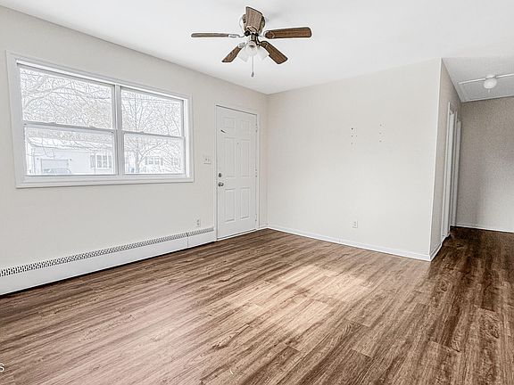 5th image of 385 Delaware Drive