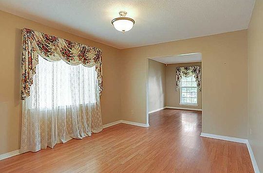 3rd image of 3751 Plymouth Pl