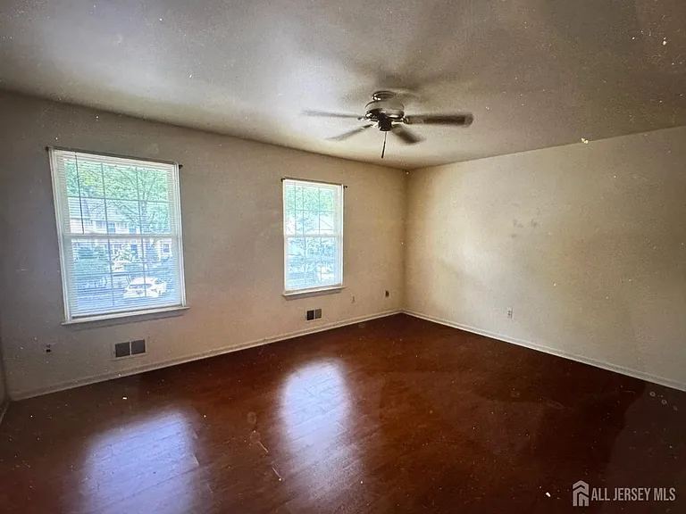 211 Gambocz Ct S — Photo 15