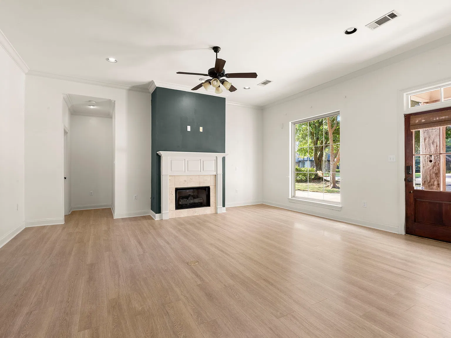 3 bed, 1709 sqft, $2,350 — Photo 3