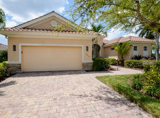 8805 Spinner Cove Ln, Naples, FL 34120