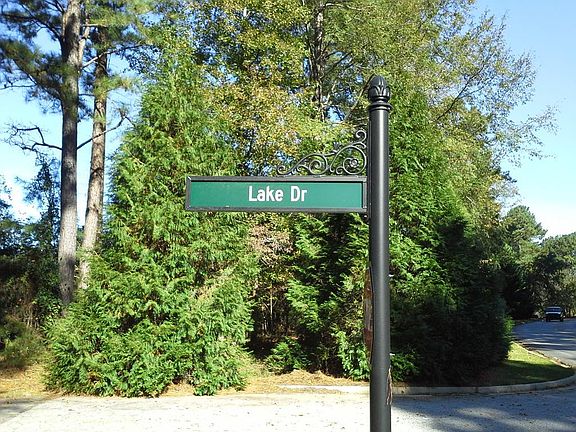 2nd image of 1220 Lake Dr