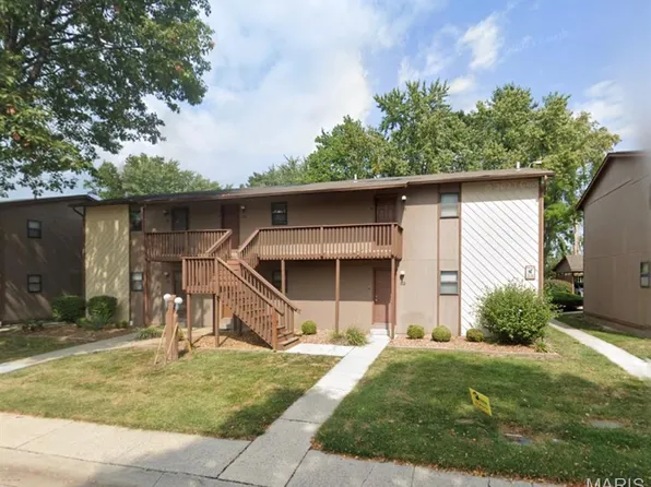 89 Peachtree Ln, Fairview Heights, IL 62208