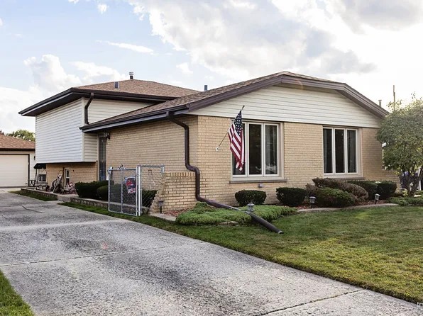 5733 W 101st Pl, Oak Lawn, IL 60453