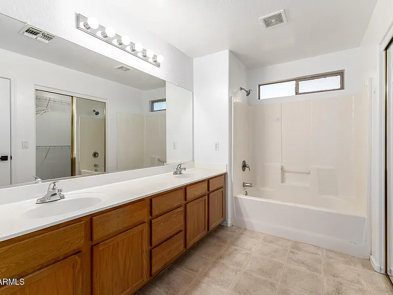 1501 S 113th Dr — Photo 16