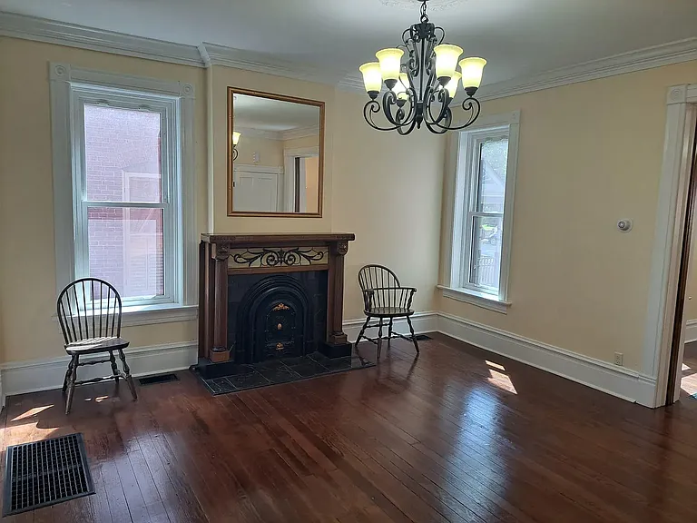 322 N 6th St — Photo 3