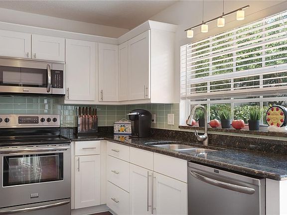 2nd image of 9402 Willow Cove Ct