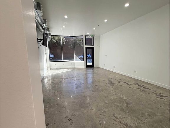 3rd image of 7031 Pickering Ave #2B