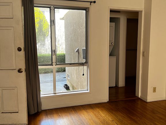 2nd image of 1541 Veteran Ave #1