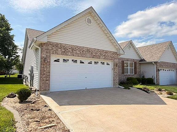 2nd image of 1129 Piepers Glen Ln #8A