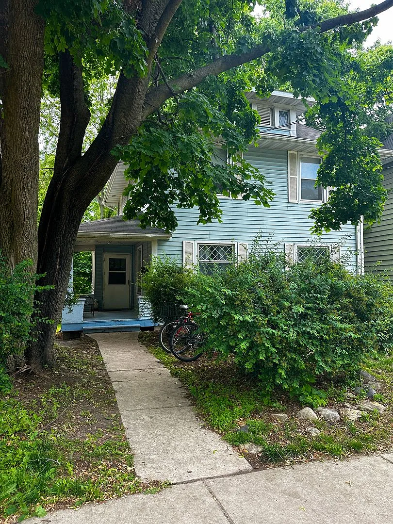 Spacious 5BR/2.5BA Home in Madison - Available 8/15/2027 — Photo 2