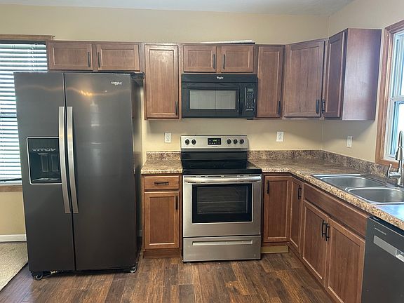 3rd image of 816 Easton St
