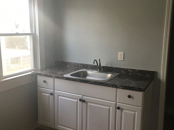 5th image of 9205 Vineyard Ave
