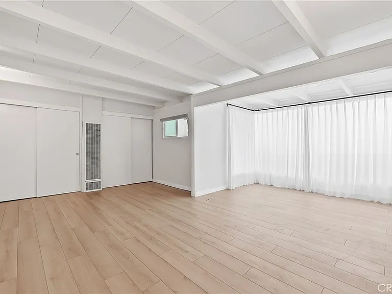 295 Wave St — Photo 11